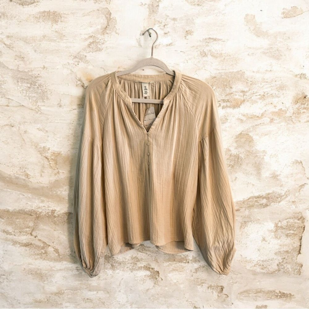 H & M New w tags Beige Button-Front Bohemian slouchy Gypsy Blouse
